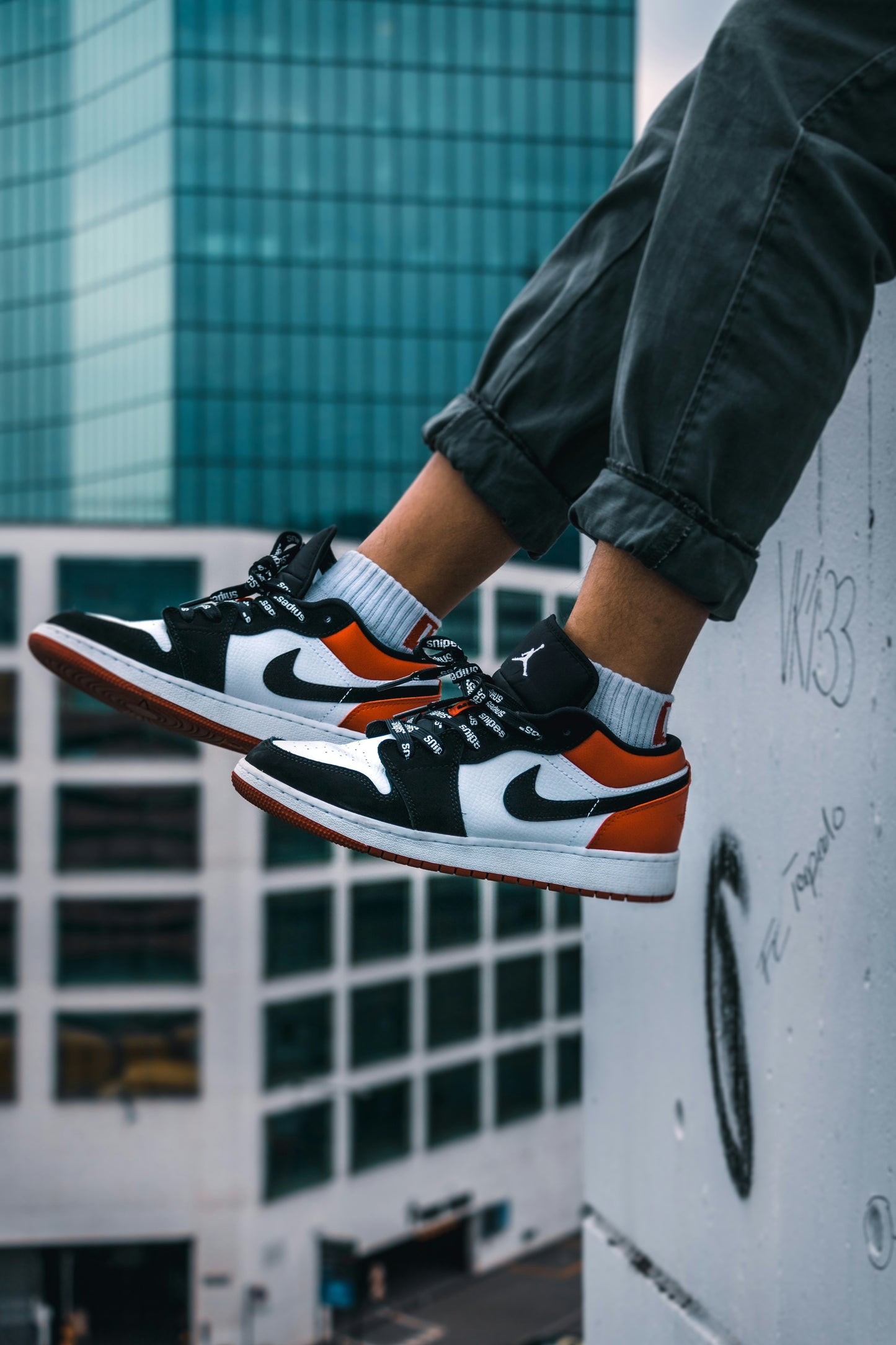 SNEAKERS